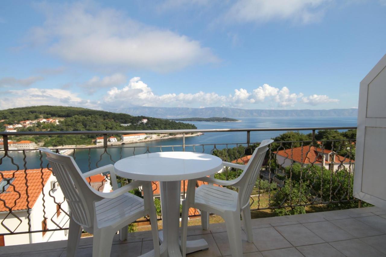 Apartment With A Parking Space Jelsa, Hvar - 8765 Jelsa (Hvar)